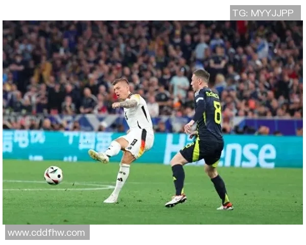 国米友谊赛大胜里昂红牌事件引发全场热议与数据分析