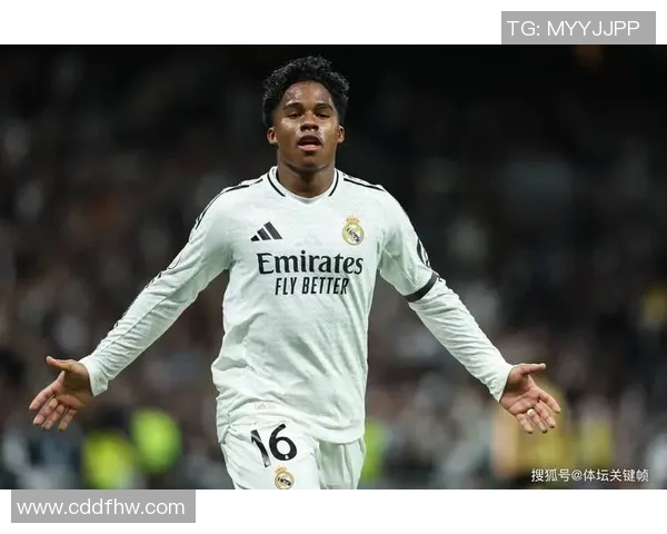 世界杯精彩对决尤文图斯与巴萨战成平局转会传闻引发热议