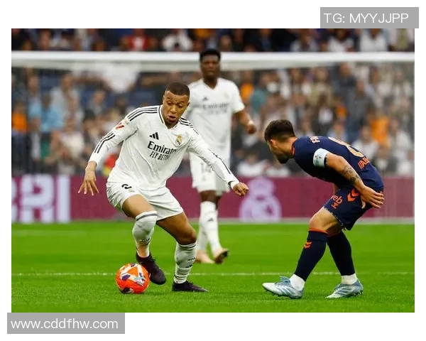 中超精彩对决皇马与莱比锡战成平局乌龙球引发全场热烈反响