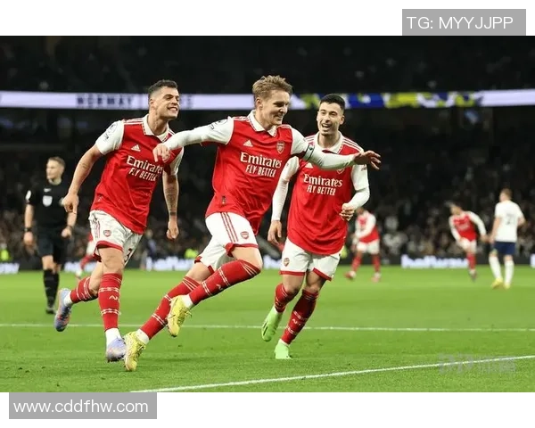 英超惊天冷门阿森纳狂胜国米4-0引发全场震动