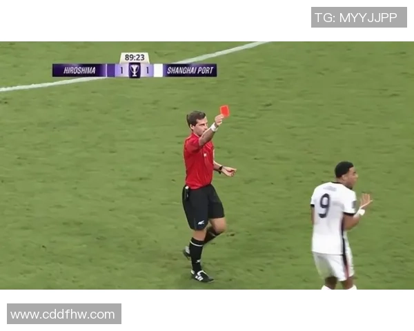 意甲激战巴萨绝杀里昂引发争议判罚全场沸腾 意甲激战巴萨绝杀里昂引发争议判罚全场沸腾